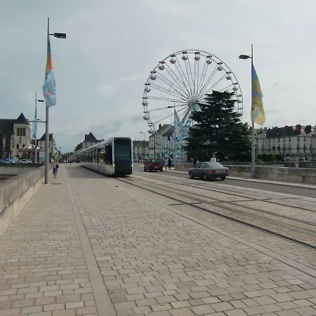 Git'Appart Au Bord De Loire Tours Exterior foto
